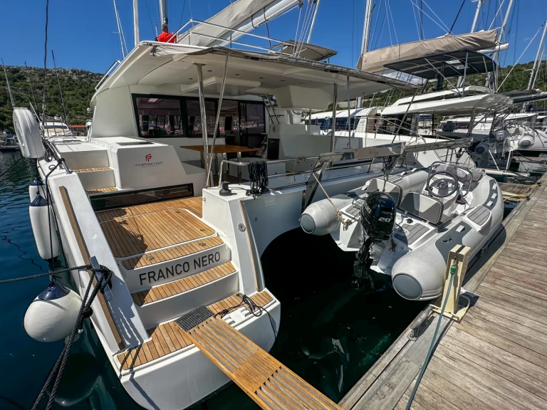 Noleggio Catamarano Fountaine Pajot con patente nautica