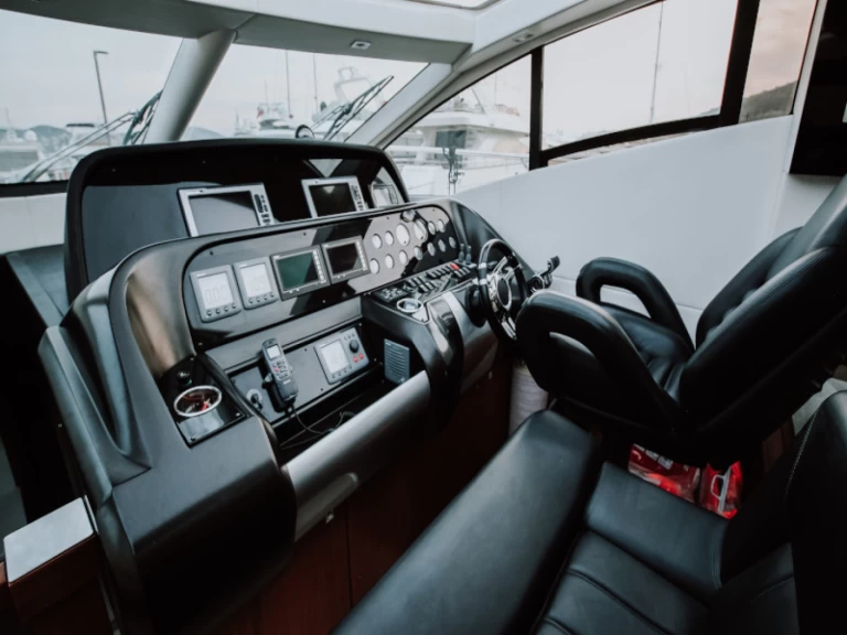 Noleggio Yacht di lusso a Seget Donji – Sunseeker Sunseeker Predator 64