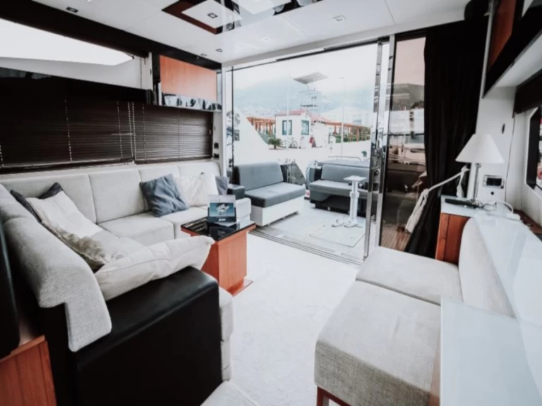 Noleggio barche Sunseeker Sunseeker Predator 64 a Seget Donji su Samboat