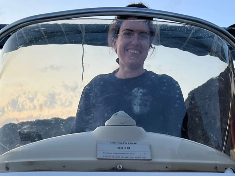 Noleggio barche Lipari economico Prestige one