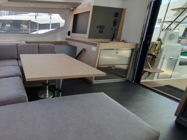 Noleggiare una Fountaine Pajot Elba 45 a Seget Donji