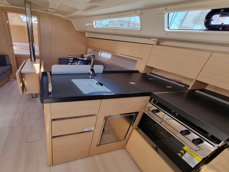 Noleggio Barca a vela a Pola – Hanse Hanse 348