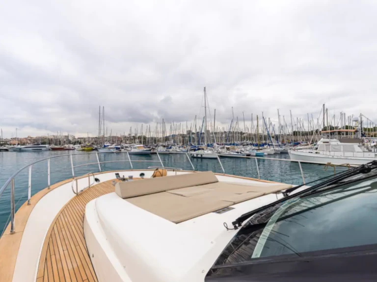 Noleggiare una Guy Couach Guy Couach 2300 a Antibes