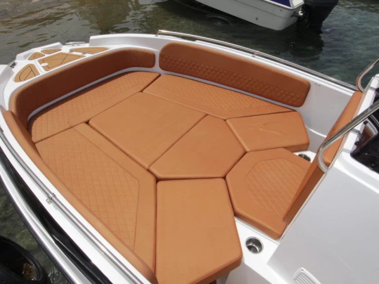 Noleggio Barca a motore Nireus con patente nautica