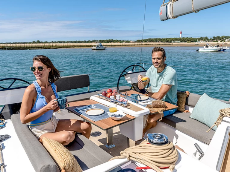 Noleggiare una Dufour Dufour 37 a Seget Donji