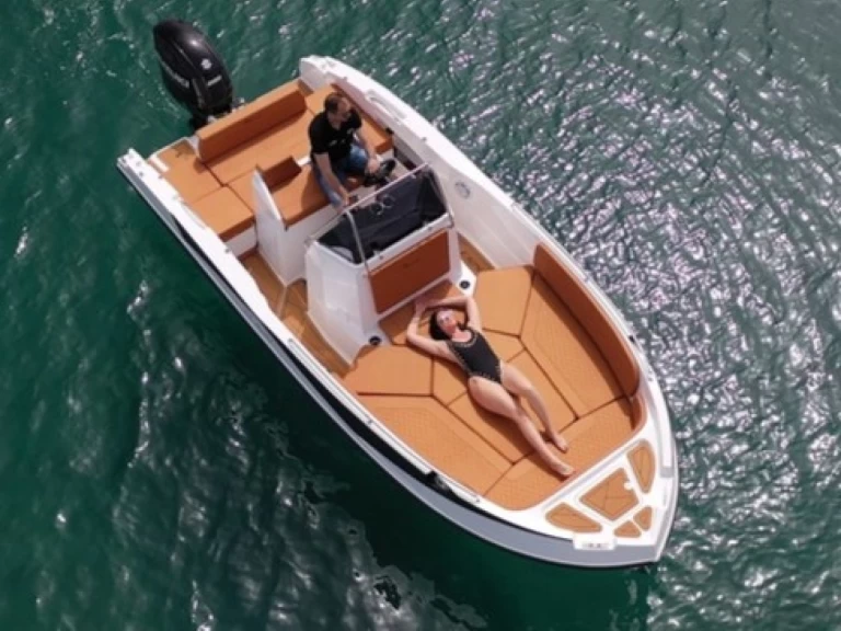 Nireus CL 620 da affittare a  Sanguinet