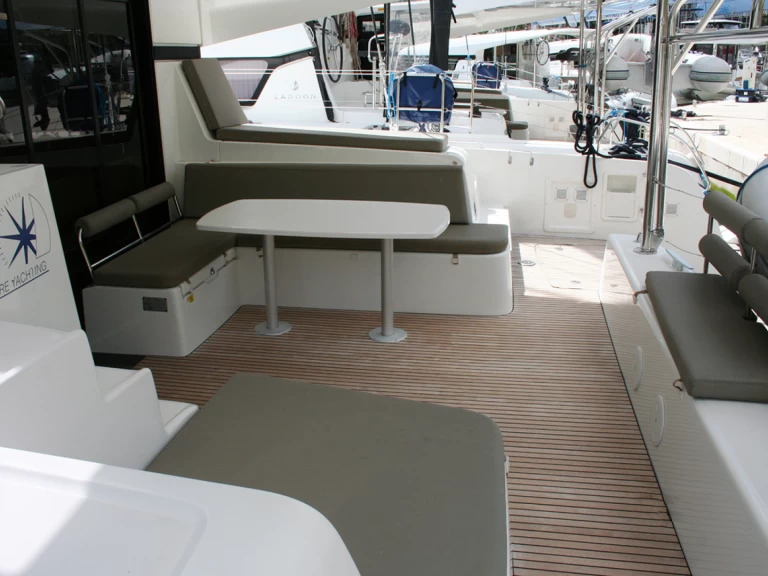 Noleggio Catamarano a Komolac – Lagoon Lagoon 42