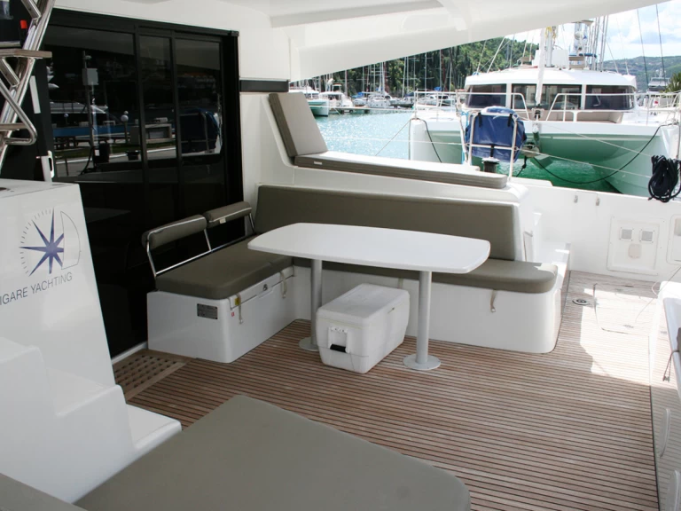 Noleggio barche Lagoon Lagoon 42 a Komolac su Samboat