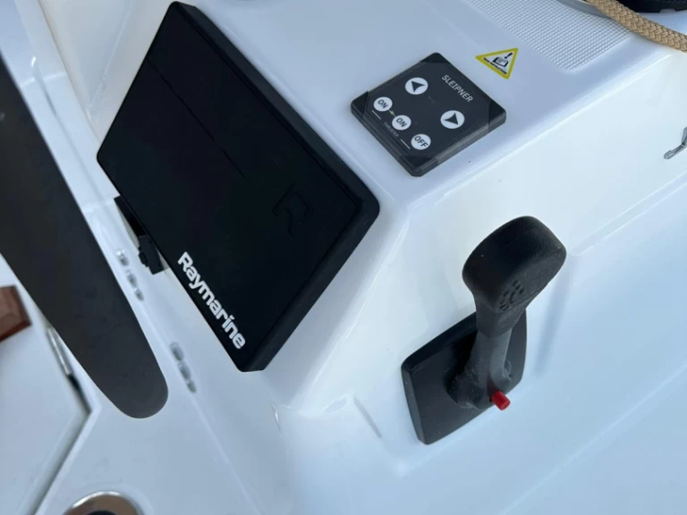 Noleggio Barca a vela con o senza skipper Jeanneau a Komolac