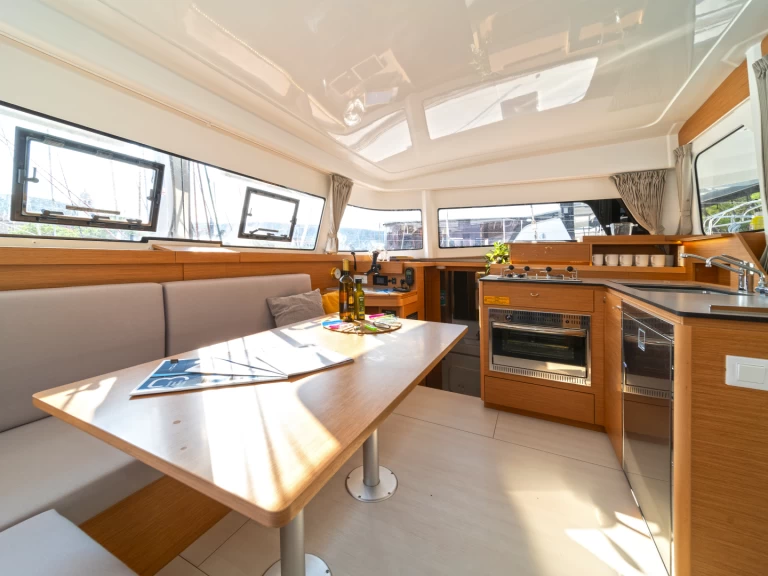 Noleggiare una Excess Excess 11 a Scardona