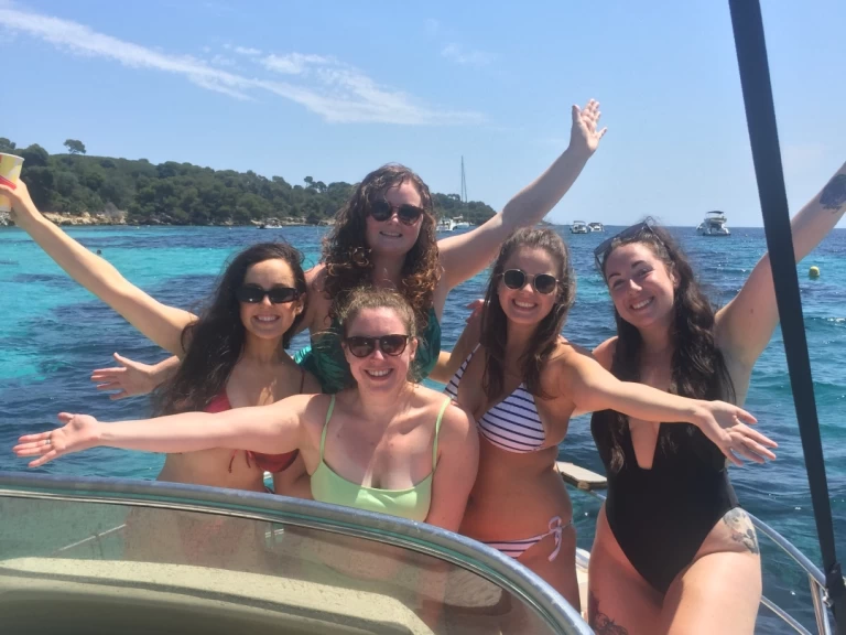 Noleggiare una Ranieri Shadow 22 S a Cannes