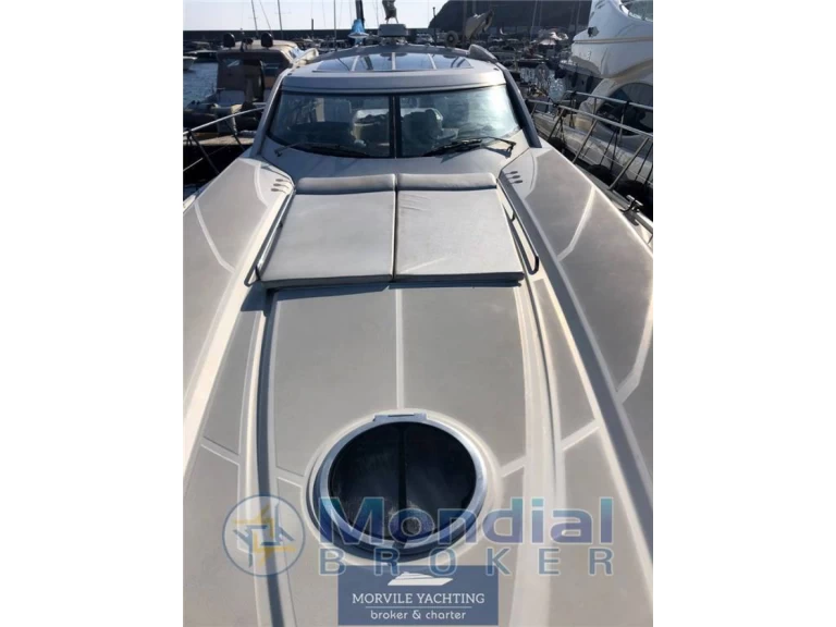 Noleggio Yacht di lusso Absolute con patente nautica