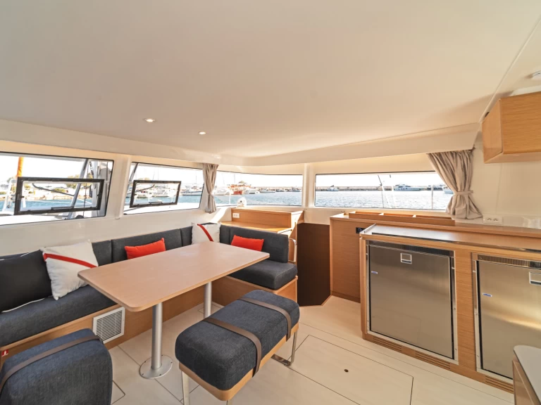 Noleggiare una Excess Excess 14 a Scardona