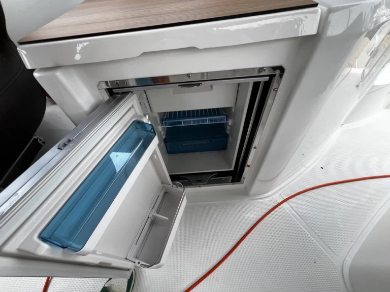 Noleggio Barca a motore Bavaria con patente nautica