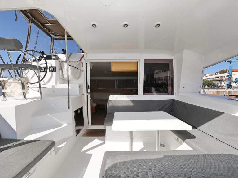 Noleggio Catamarano a Sebenico – Lagoon Lagoon 400 S2