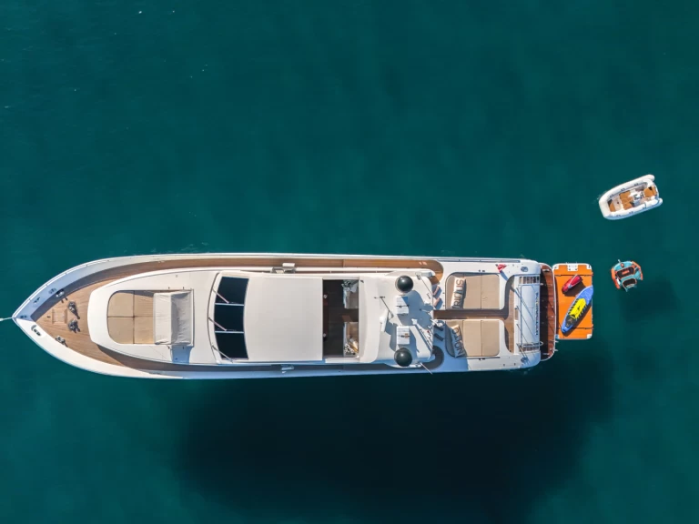 Noleggiare una Leopard Léopard 27 a Saint-Raphaël