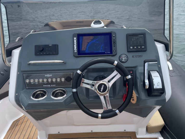Noleggio Gommone con o senza skipper Salpa a Bélisaire