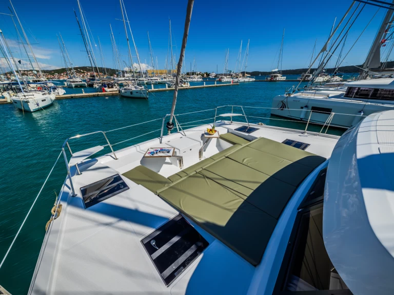 Catamarano a noleggio a Seget Donji al miglior prezzo