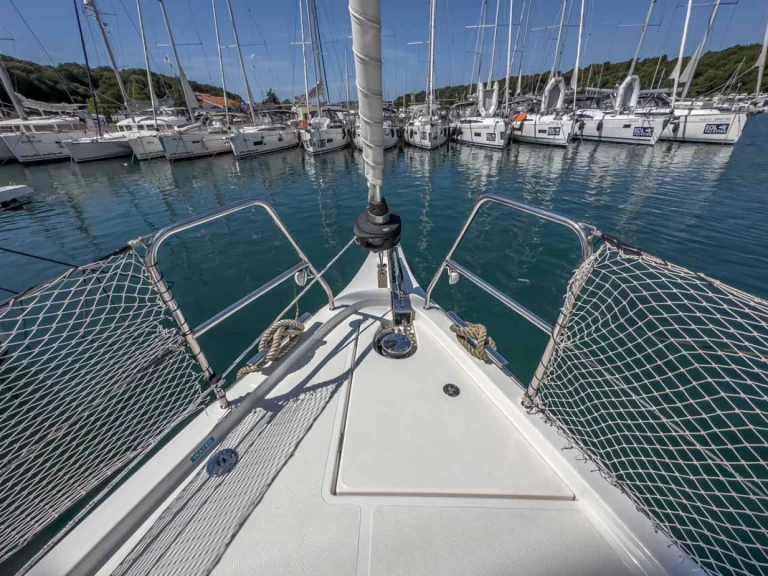 Noleggio Barca a vela a Pola – Bavaria Bavaria C42