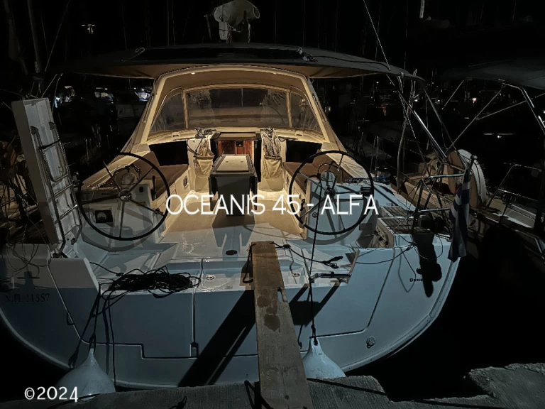 Bénéteau Oceanis 45 da affittare a  Gouviá