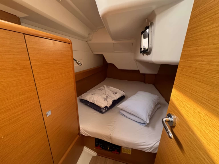 Jeanneau Sun Odyssey 389 da affittare a  Rogosnizza