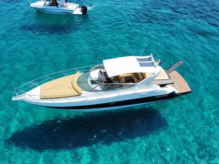 Noleggiare una Cranchi Endurance 39 a Favignana