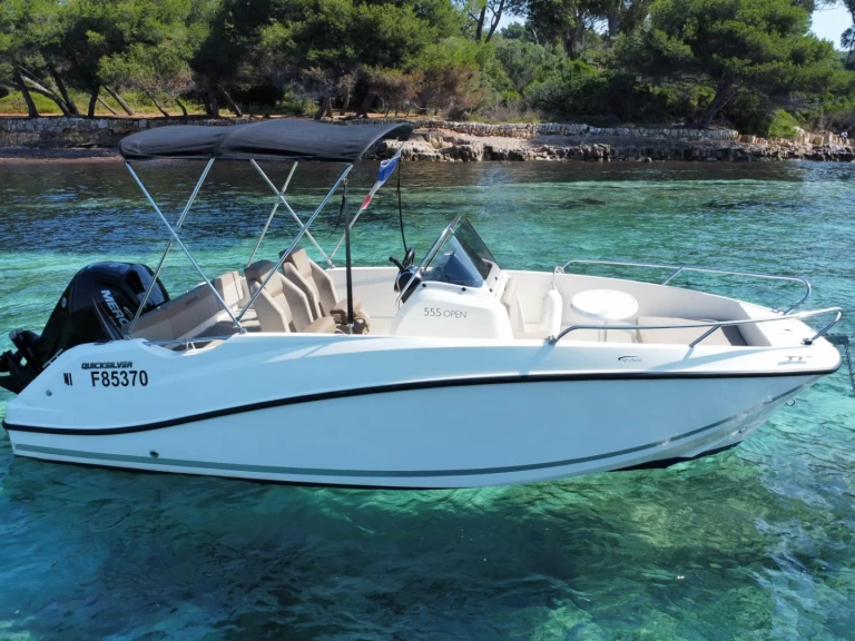 Noleggio Barca a motore Quicksilver con patente nautica