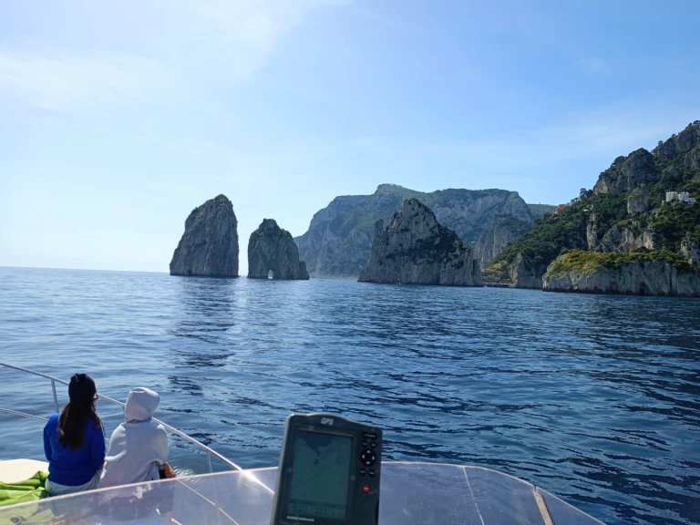 Barca a motore a noleggio a Castellammare di Stabia al miglior prezzo