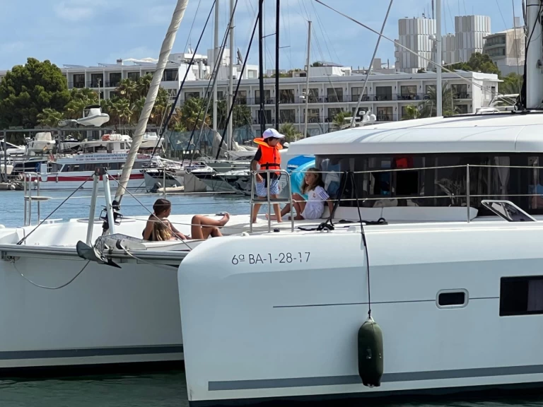 Noleggio Catamarano a Ibiza Town – Lagoon Lagoon 42