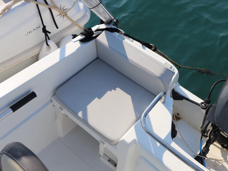 Jeanneau Cap Camarat 4.7 CC da affittare a  l'Escala