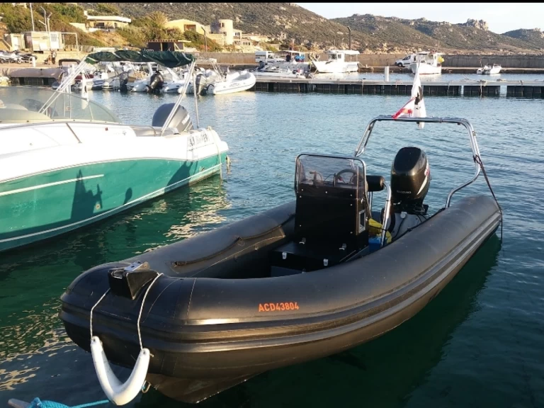 Noleggio Gommone Joker Boat con patente nautica