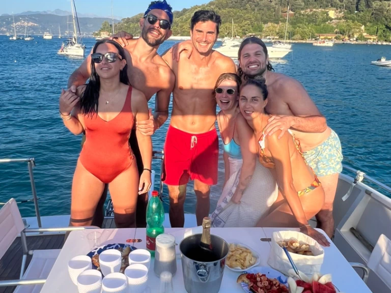 Noleggiare una Baglietto Ischia 80 a La Spezia