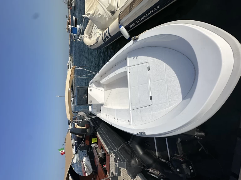 Noleggiare una Conero Breeze 820 a Marzamemi