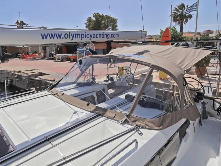 Noleggio barche Lávrio economico Sun Odyssey 410