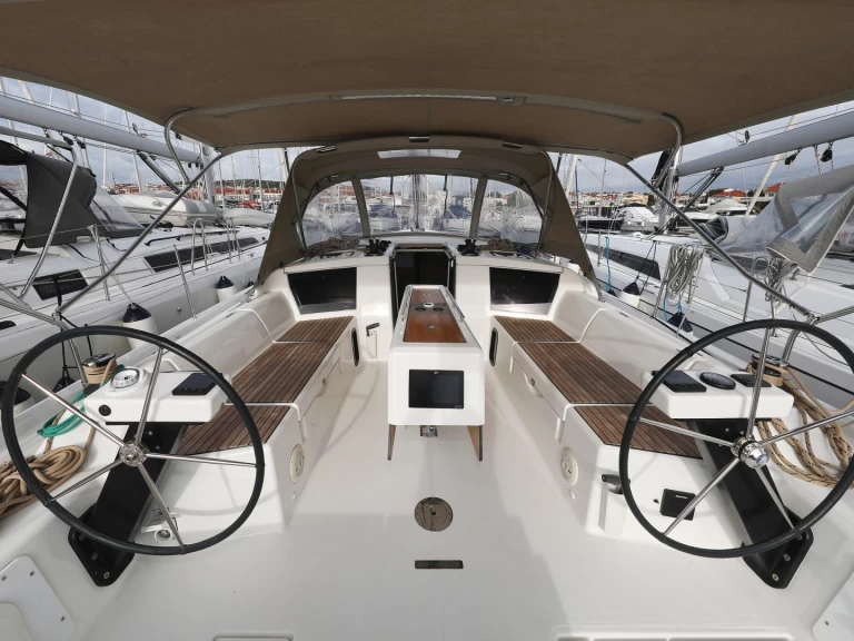 Noleggiare una Dufour Dufour 430 a Sebenico