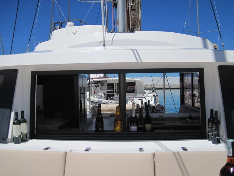 Noleggio Catamarano Bali con patente nautica