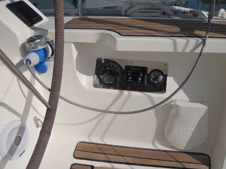 Barca a vela a noleggio a Capo d'Orlando al miglior prezzo