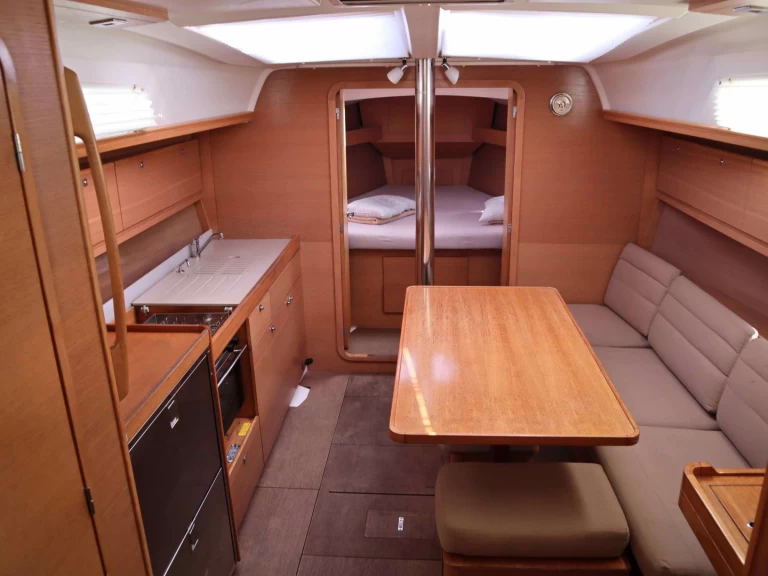 Noleggio Barca a vela a Álimos – Dufour Dufour 382 Grand Large
