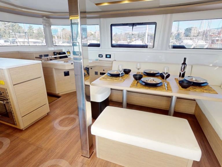 Noleggio barche Lagoon Lagoon 46 a Álimos su Samboat