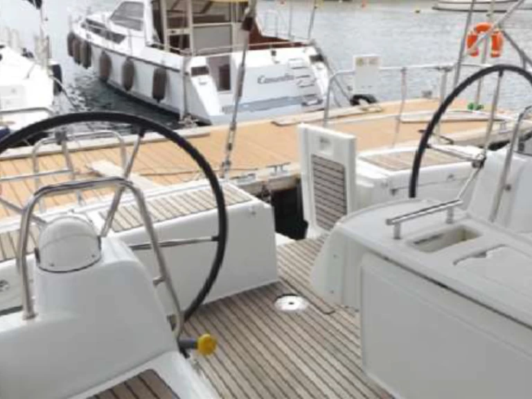 Noleggiare una Bénéteau Oceanis 50 a Kalkara