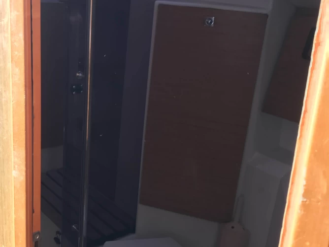 Noleggio Barca a vela Jeanneau con patente nautica