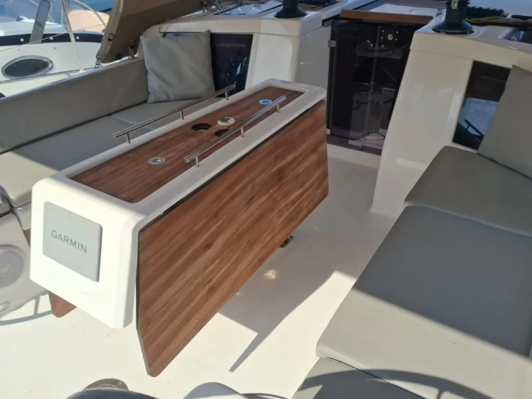 Noleggio a Furnari – Dufour Dufour 430 Grand Large su SamBoat