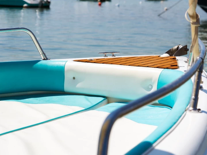 Noleggio Barca a motore con o senza skipper Coverline a Torre Canne