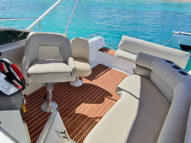 Noleggio Barca a motore Rinker con patente nautica