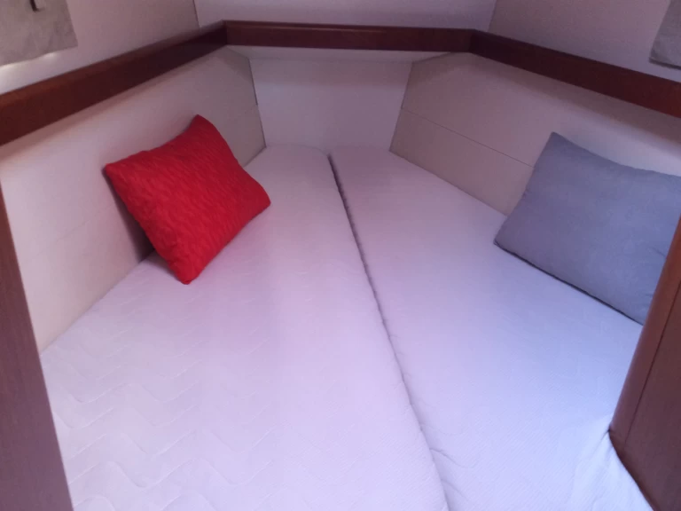 Noleggio barche Bénéteau Oceanis 43 a Álimos su Samboat