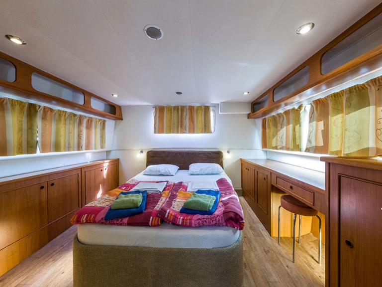 Noleggiare una Pénichette Cruiser Premium XL 4 pers a Bram