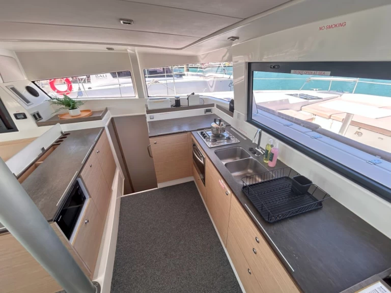 Noleggio barche Airlie Beach economico Bali 4.3