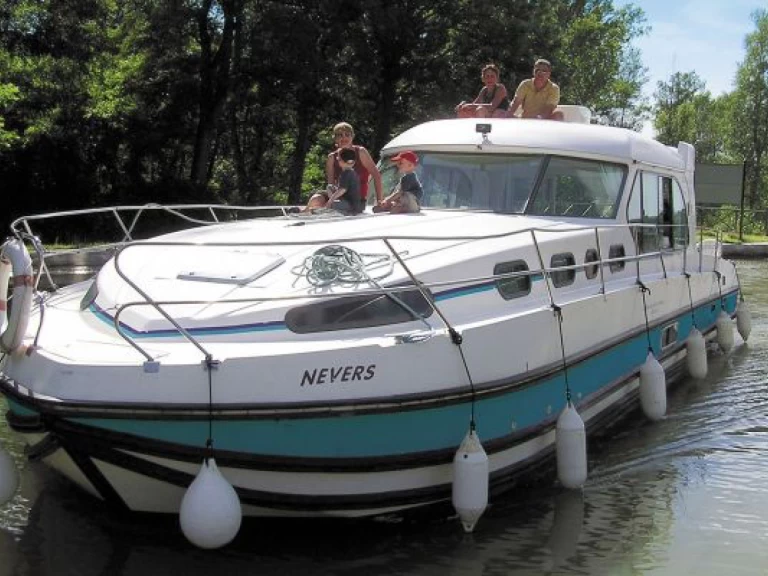 Houseboat a noleggio a Joigny al miglior prezzo