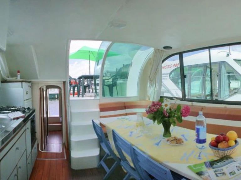 Noleggio Houseboat Confort con patente nautica