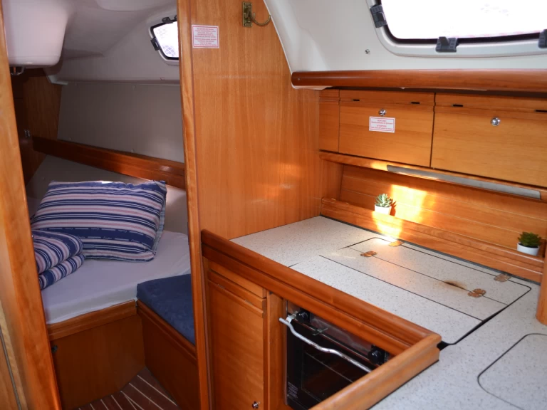 Noleggiare una Bavaria Bavaria 34 Cruiser - 2 cab. a Primošten